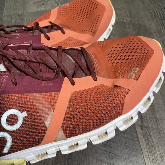 On Cloud Running Mens Sneakers - Picture 5 of 11